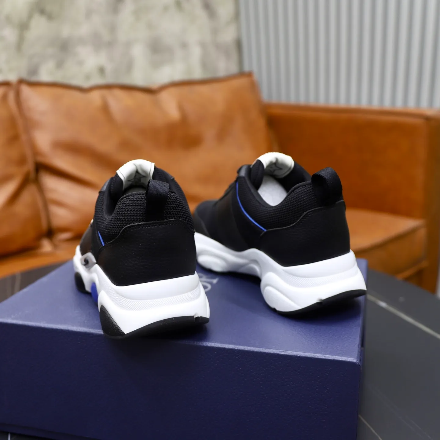 Ex-factory price: 462💰🙅‍♂️🙅‍♂️🙅‍♂️ Brand: Dior DIOR Standard code: 38-44 (45 customized) Grade: Same as the official website Material: Original leather splicing Comfortable and breathable lining Original wear-resistant outsole Style category: Men's fashionable casual shoes Running sneakers Noble luxury brand elements Top luxury Color: actual picture color